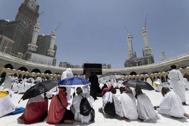 Umrah di Musim Panas: Panasnya Cuaca, Jangan Sampai Lunturkan Semangat Ibadah